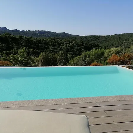 Li Pireddi Agroturismo *